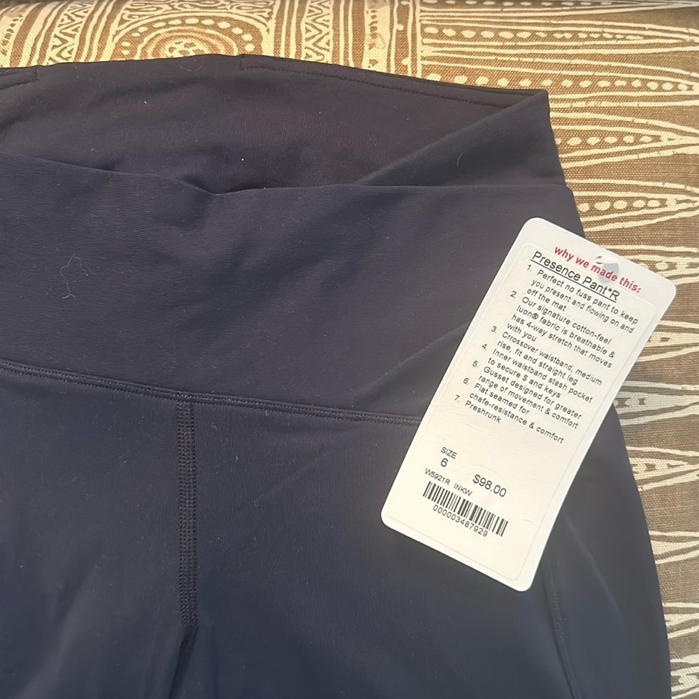 Lululemon navy presence pant